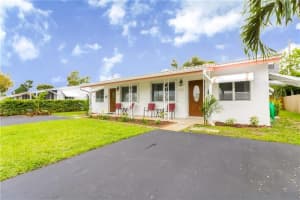260 Ne 58th Street B, Oakland Park