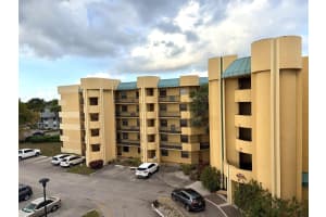6575 W Oakland Park Boulevard 202, Lauderhill