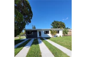 6041 Sw 17th Street, Miami