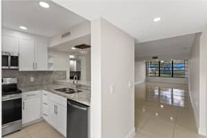 1719 Whitehall Drive 104, Davie