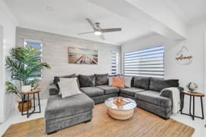 6740 Custer, Hollywood