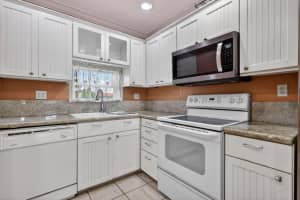 9410 N Hollybrook Lake Drive 303, Pembroke Pines