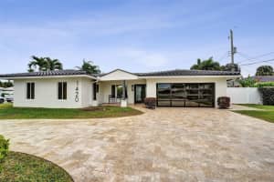 1420 Se 13th Street, Deerfield Beach