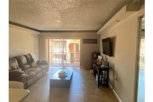 7200 Fairway Drive H 12, Miami Lakes