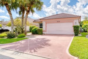 2824 Waters Edge Circle, Greenacres