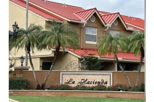 18338 Nw 68th Avenue B, Hialeah