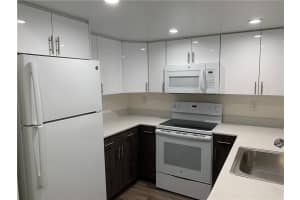 19455 Ne 10 Avenue 2-217, North Miami Beach