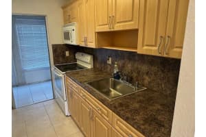 7705 Nw 5th Court 104, Margate