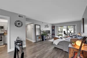 2161 Ne 42nd Court 215, Lighthouse Point