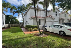 1041 Ne 208th Street 1041, Miami