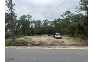 607 Se Reading, Palm Bay