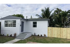 2745 Funston Street, Hollywood