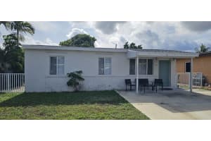 634 W 35th Street, Hialeah