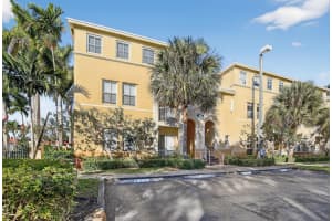 100 Jacaranda Country Club Drive 101, Plantation