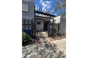 1490 Nw 113th Avenue, Pembroke Pines