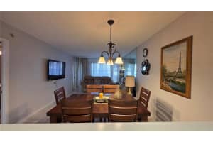 5111 W Oakland Park Boulevard 104, Lauderdale Lakes