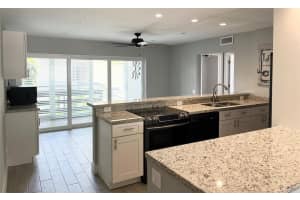 5328 Ne 6th Avenue 13h, Fort Lauderdale