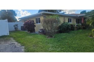 3820 Nw 29th Street, Lauderdale Lakes