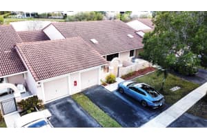 16600 Greens Edge Circle 83, Weston