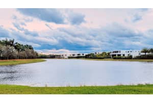 158 E Riviera Circle 158, Weston