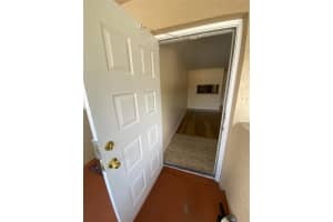 848 Twin Lakes Drive 19-g, Coral Springs