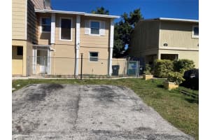 8009 Sw 7th Court, North Lauderdale