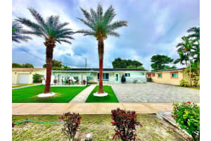 2250 Nw 196th Street, Miami Gardens