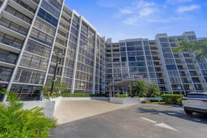 600 Parkview Drive 1111 (ph11), Hallandale Beach