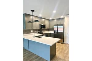 2382 Nw 86th Lane, Coral Springs