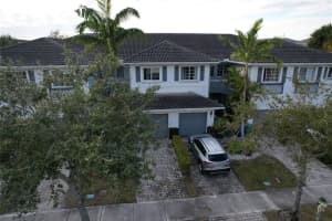 1421 Nw 34th Way 1421, Lauderhill