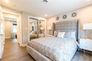 2275 Sw 44th Street, Fort Lauderdale