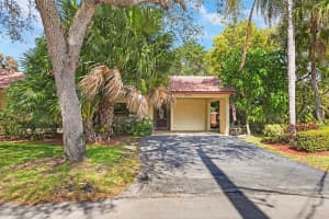16131 Laurel Drive 33, Weston