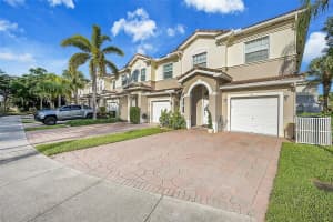 81 Legacy Court, Delray Beach