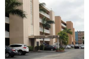 218 Ne 12th Avenue 106, Hallandale Beach