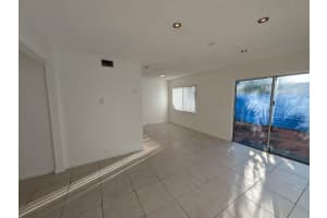 2142 Nw 57th Avenue 14-a, Fort Lauderdale