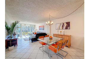 13 Royal Palm Way 101, Boca Raton