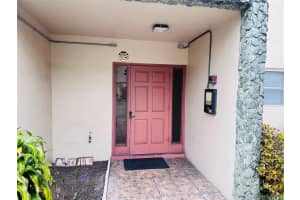 4046 Nw 19th Street 203, Lauderhill