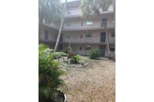 2840 Somerset Drive 206, Lauderdale Lakes