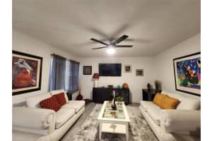 17090 Ne 14th Avenue 211, North Miami Beach, Fl 33162, Miami