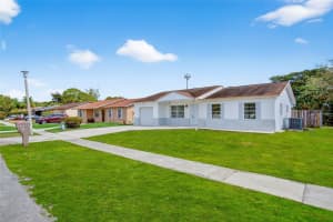 405 Sw 78th Terrace, North Lauderdale