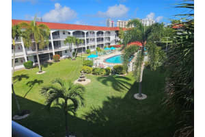 580 Egret Drive 310, Hallandale Beach