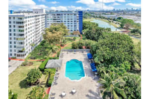 4400 Hillcrest Drive 605a, Hollywood