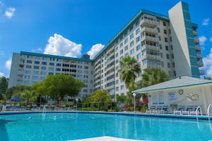 4330 Hillcrest Drive 420, Hollywood