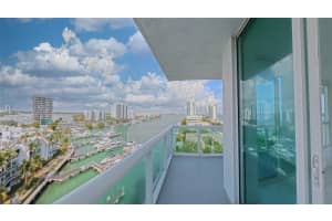 7910 Harbor Island Drive 805, North Bay Village