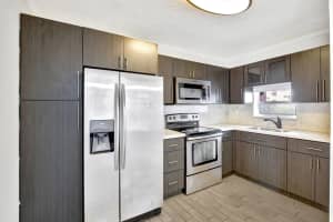 9400 N Hollybrook Lake Drive 105, Pembroke Pines
