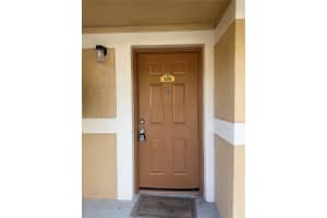 320 E Palm Circle 320, Pembroke Pines