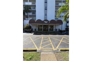 5900 Nw 44 Street 504, Lauderhill