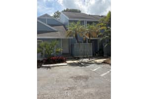 2031 Champions Way, North Lauderdale