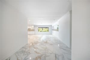 16770 Lakeview Court, Weston