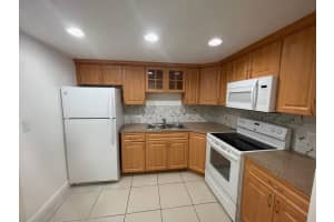 9365 Fontainebleau Boulevard E117, Miami